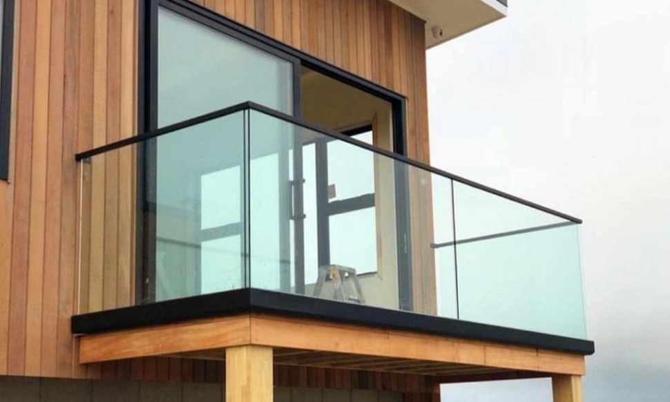 566137027_alluminium glass railiing.jpeg